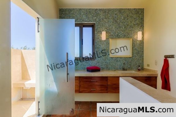 Ocean View Villa in San Juan del Sur - Image 10