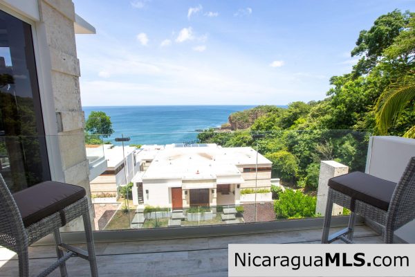 Two-story house with 5 bedrooms and ocean views in La Joya, San Juan del Sur-Nicaragua - Image 14