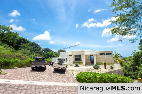 Two-story house with 5 bedrooms and ocean views in La Joya, San Juan del Sur-Nicaragua - Image 15