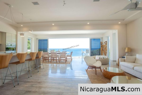 Two-story house with 5 bedrooms and ocean views in La Joya, San Juan del Sur-Nicaragua - Image 18