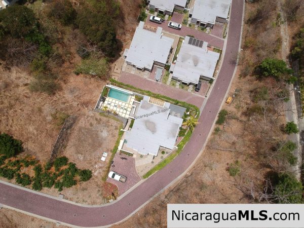 Two-story house with 5 bedrooms and ocean views in La Joya, San Juan del Sur-Nicaragua - Image 11