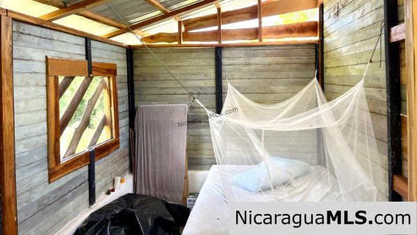 Casita Plus Land in El Oro San Juan Del Sur Nicaragua - Image 3