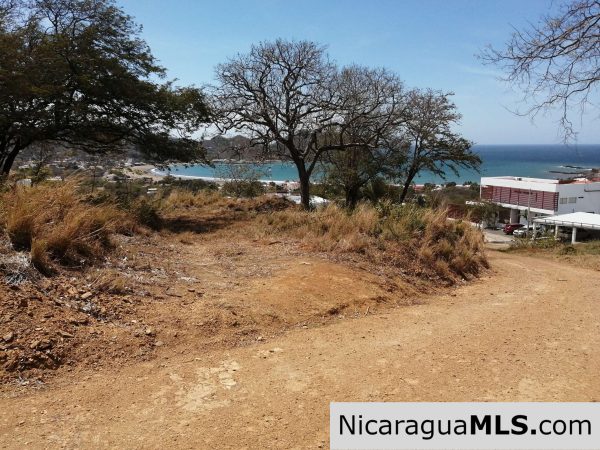 Build your dream vacation home right here! - Image 10