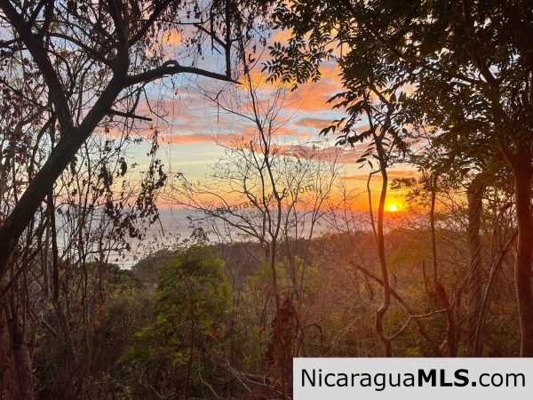 Lot #36 in Balcones de Majagual