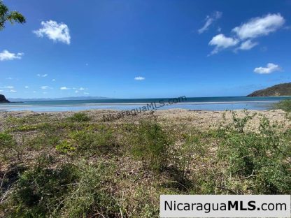 Wonderful beachfront lot in the picturesque El Ostional community.