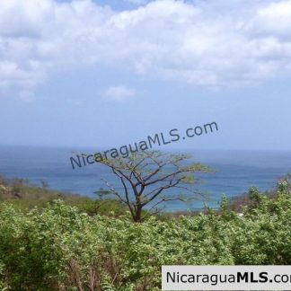 Great lot overlooking Playa Maderas