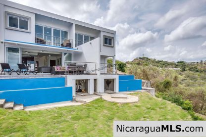 Duplex House in Malibu San Juan del Sur.