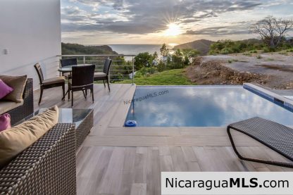 Duplex House in Malibu San Juan del Sur.