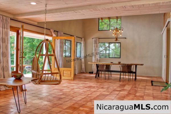 Stunning Ocean Views Beautiful Move in Ready 3+bedroom - Image 5