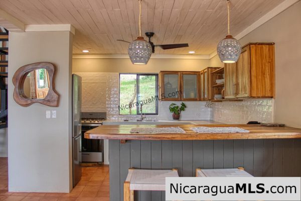 Stunning Ocean Views Beautiful Move in Ready 3+bedroom - Image 9
