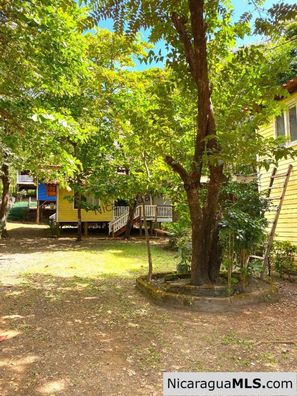 Beachfront House with rental Casitas at Playa Coco - Image 13