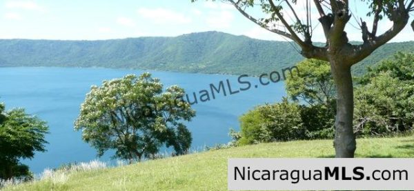7 Acres of Lakefront at Laguna de Apoyo