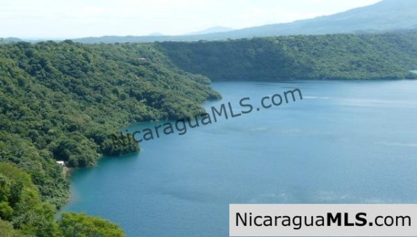 7 Acres of Lakefront at Laguna de Apoyo - Image 5
