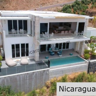Two-story house with 5 bedrooms and ocean views in La Joya, San Juan del Sur-Nicaragua