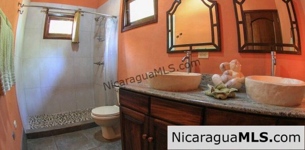 House with 4 bedrooms in Redonda Bay Tola. Awesome ocean view. - Image 10