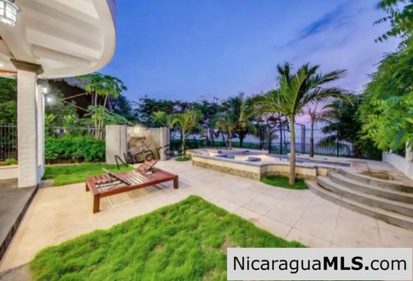 Beachfront Villa at Playa Marsella San Juan del Sur - Image 14