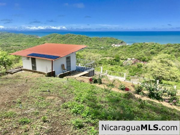 Ocean view studio overlooking Playa Maderas - Image 4