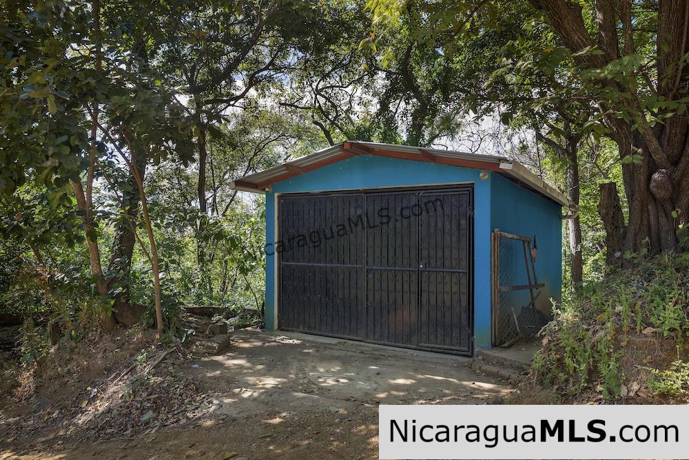 Surf House Bungalow near Two Beaches in San Juan Del Sur - Image 2