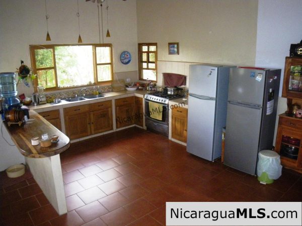 Eco Surf Lodge on 4 Acres - Image 10