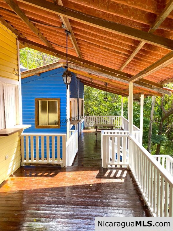 Beachfront House with rental Casitas at Playa Coco - Image 17