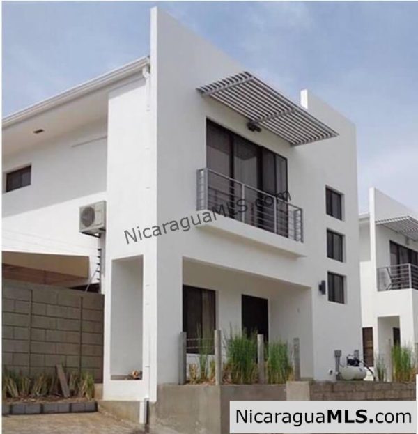 Townhouse in Colinas de Miramar - Image 17