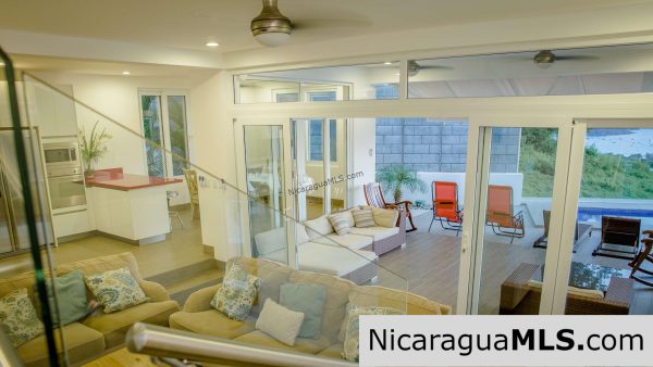 “Varaderos House” in Colinas de Miramar. - Image 10