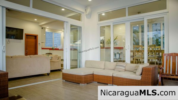 “Varaderos House” in Colinas de Miramar. - Image 17
