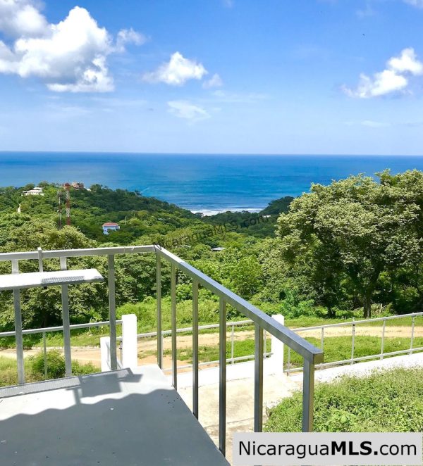 Ocean view studio overlooking Playa Maderas