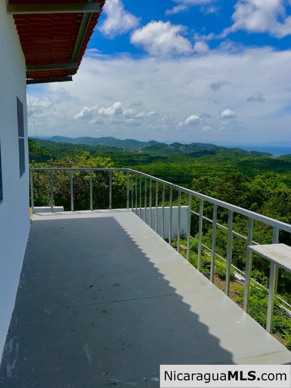 Ocean view studio overlooking Playa Maderas - Image 13