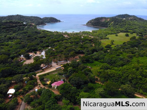 3 bedroom house with rental apartment within walking distance to the beach - Image 5