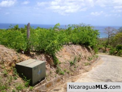 Great lot overlooking Playa Maderas