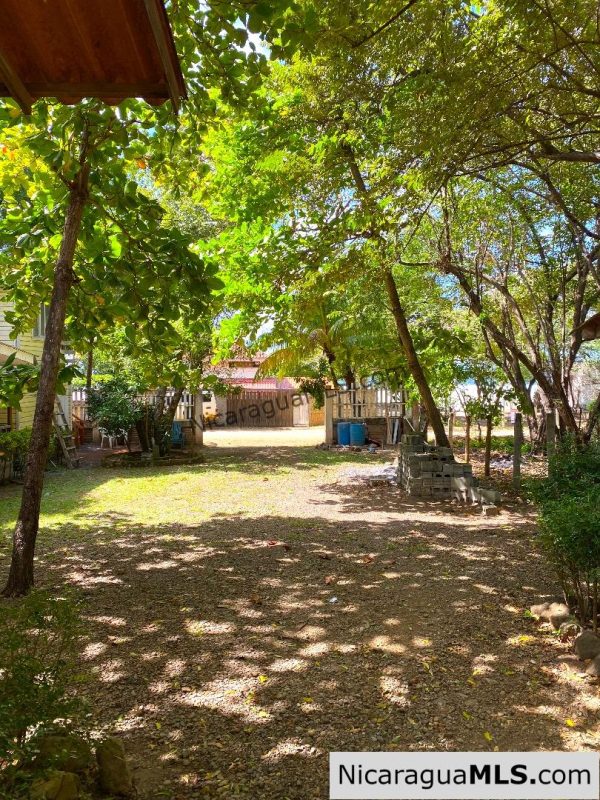 Beachfront House with rental Casitas at Playa Coco - Image 12