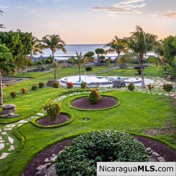 Beach Front House in Playa Marsella - Image 9