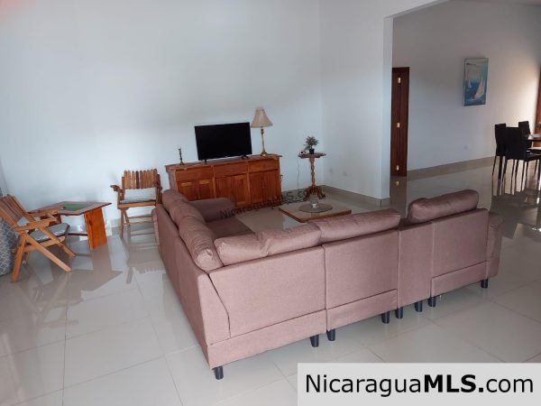 For Rent Beautiful 3Beds 3Baths House in Little Bavaria - Image 9