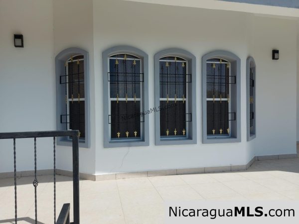 For Rent Beautiful 3Beds 3Baths House in Little Bavaria - Image 3