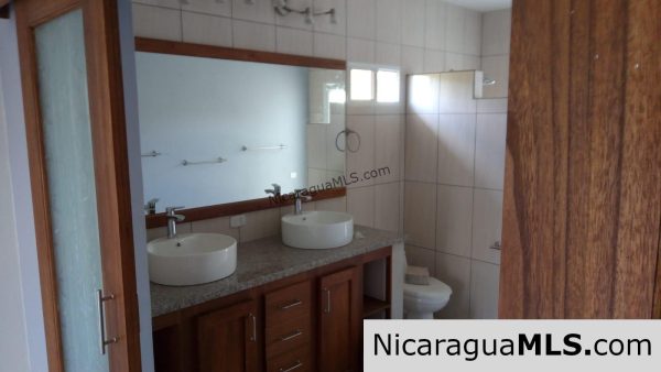 For Rent Beautiful 3Beds 3Baths House in Little Bavaria - Image 18