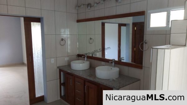 For Rent Beautiful 3Beds 3Baths House in Little Bavaria - Image 17