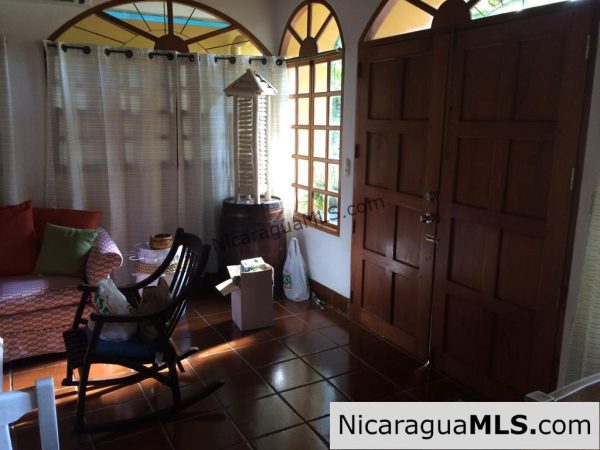 Large Apartment in Town Across the Beach - Image 5