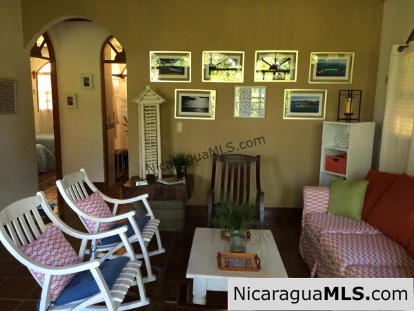 Large Apartment in Town Across the Beach - Image 6