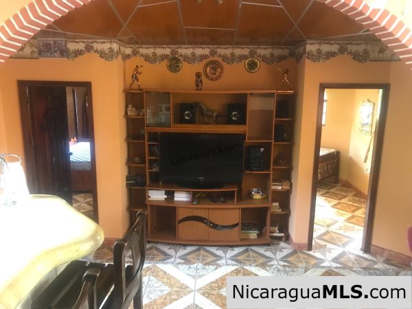 3 bedroom house with rental apartment within walking distance to the beach - Image 15