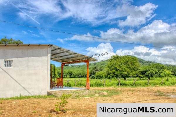 Pastoral Near Acre with New Casita House Near Playa Maderas