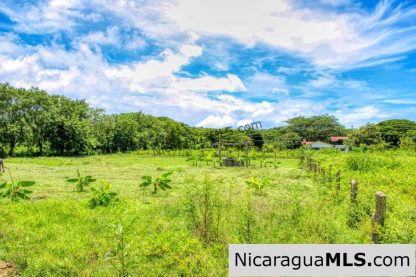 Pastoral Near Acre with New Casita House Near Playa Maderas