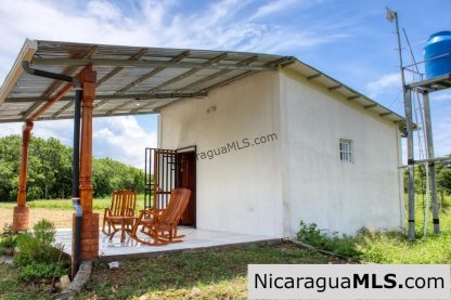 Pastoral Near Acre with New Casita House Near Playa Maderas