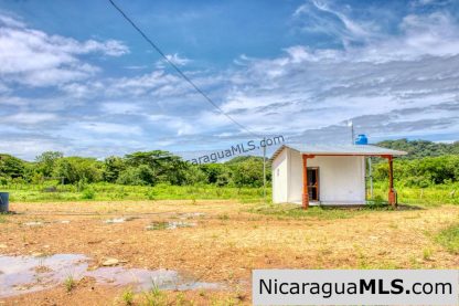 Pastoral Near Acre with New Casita House Near Playa Maderas