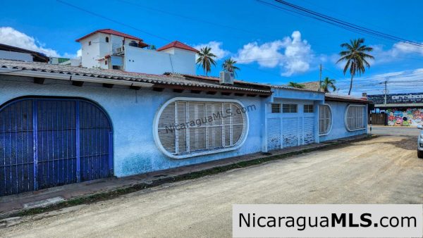Beachfront Corner In Town Exceptionally Large Commercial Property - Image 4