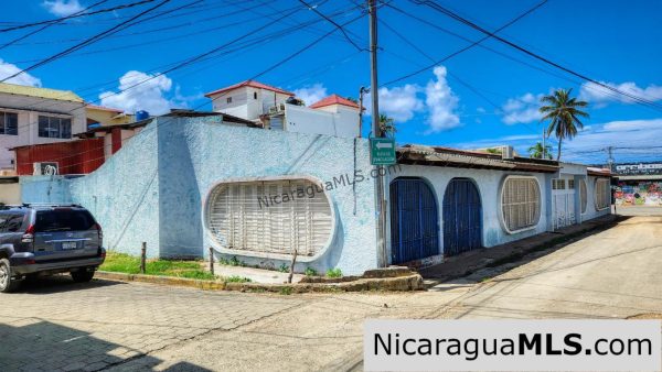 Beachfront Corner In Town Exceptionally Large Commercial Property - Image 6