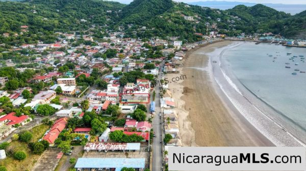 Beachfront Corner In Town Exceptionally Large Commercial Property - Image 11