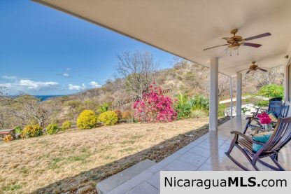 Ocean View Home Walking Distance to Playa Yankee