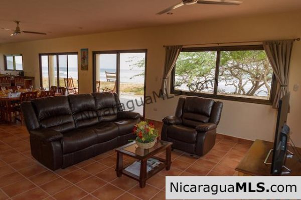 Gorgeous Surf front Hacienda Iguana Home - Image 2