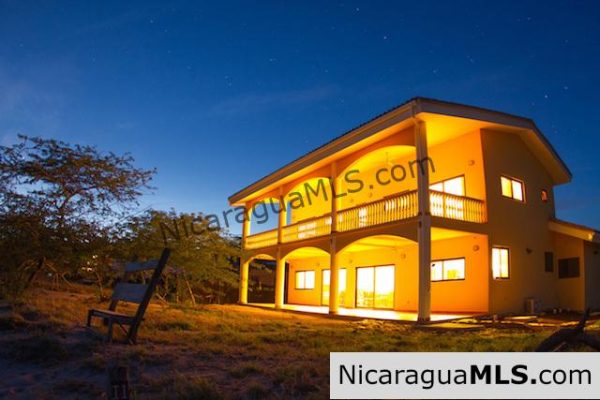 Gorgeous Surf front Hacienda Iguana Home - Image 3